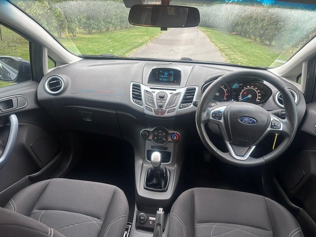 2014 Ford Fiesta Trend - Image 6