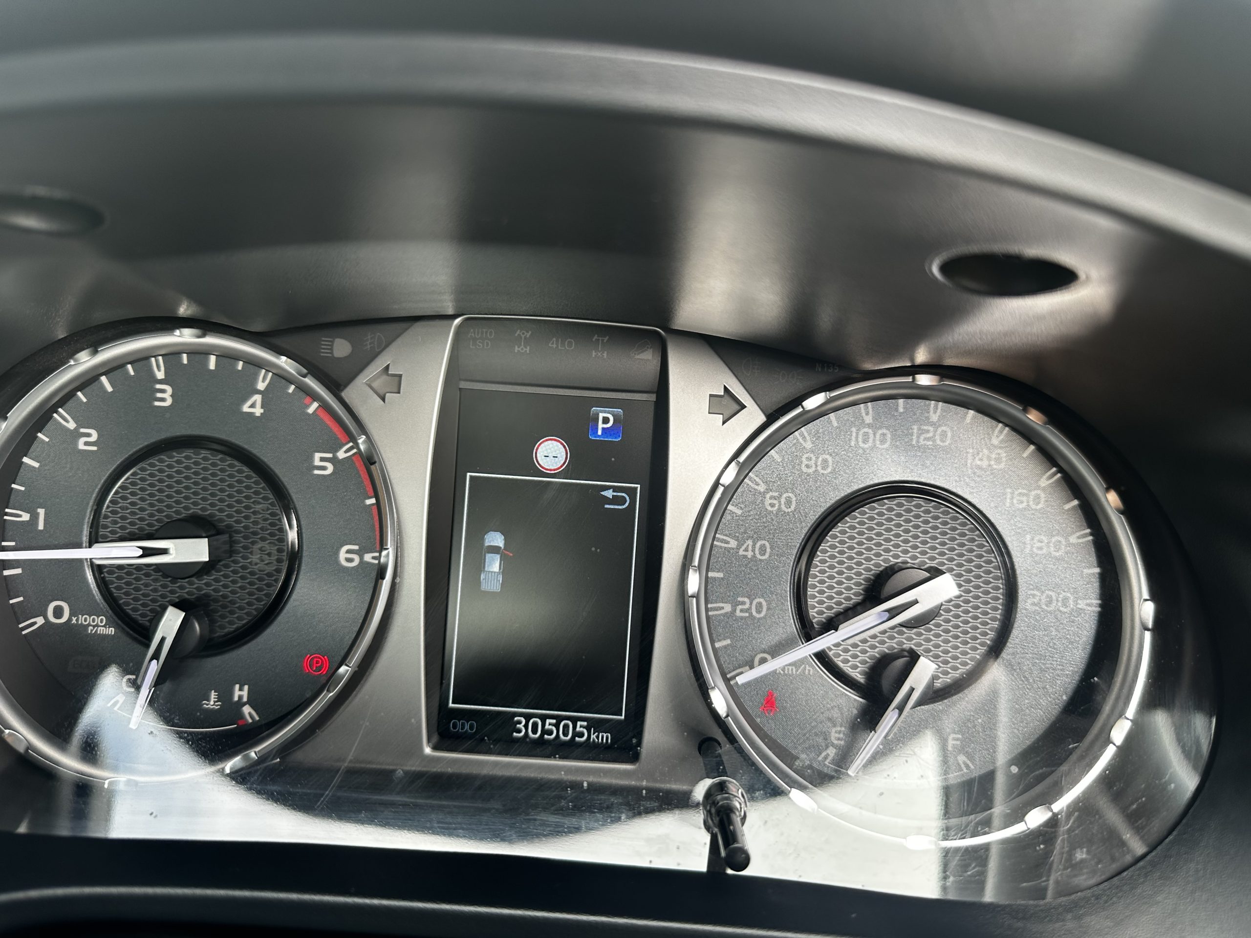2025 Hilux SR Dual Cab-Chassis - Image 7