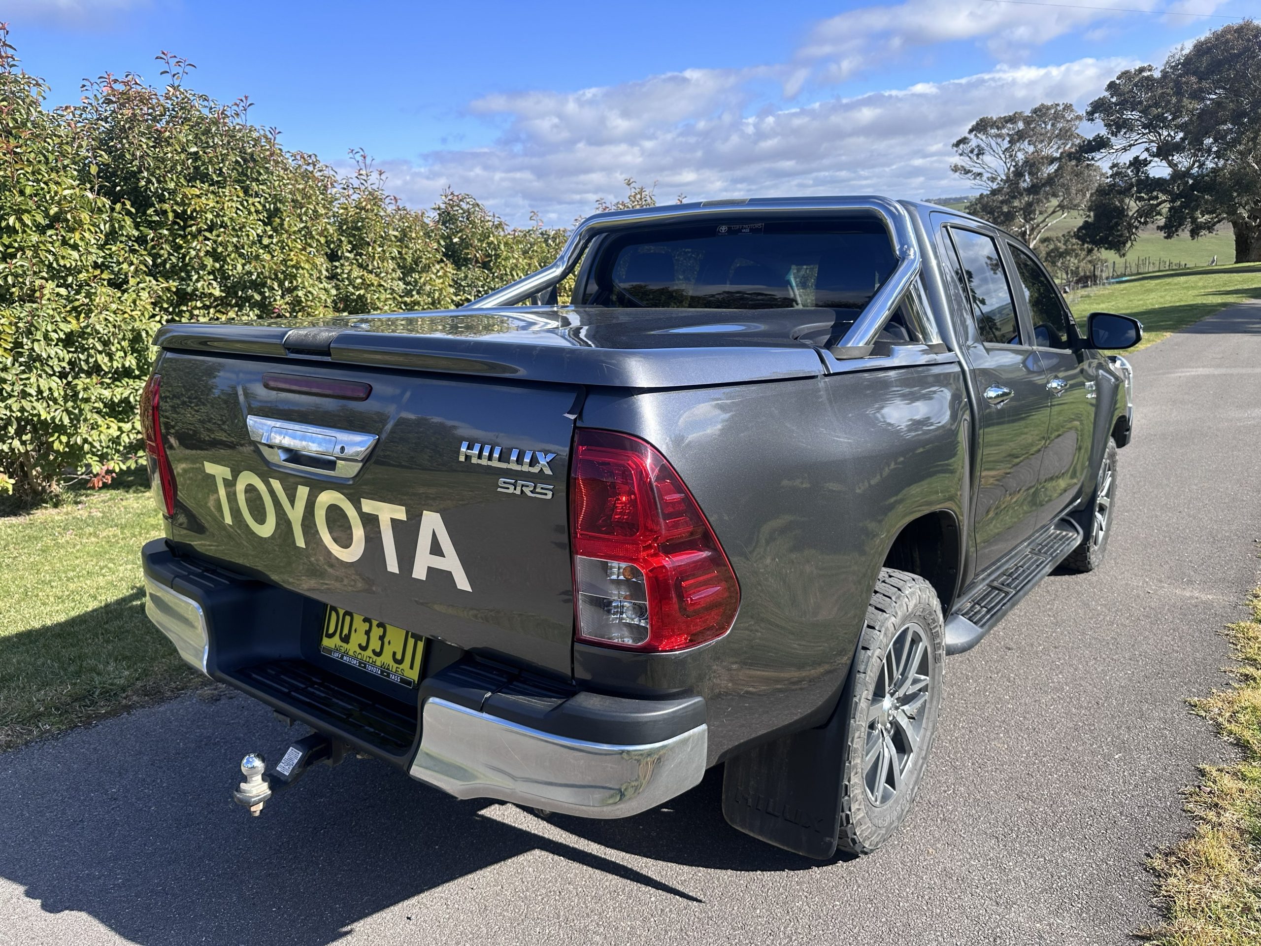 2020 Hilux 4x4 SR5 Dual Cab - Image 11