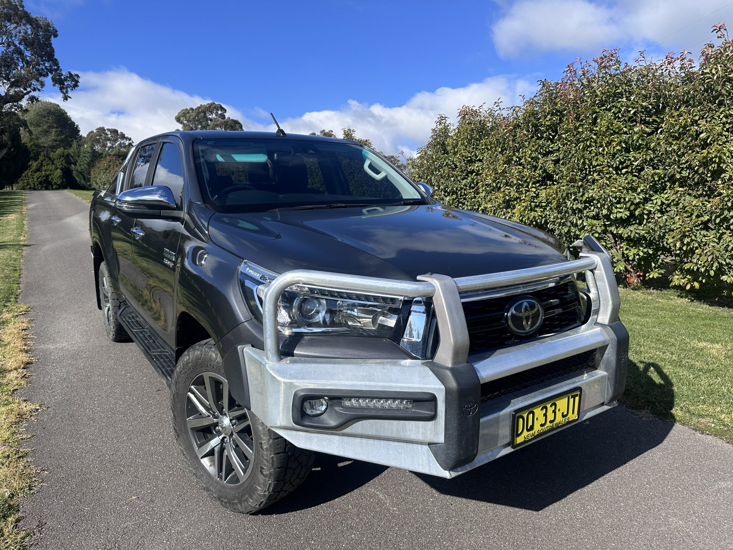 2020 Hilux 4x4 SR5 Dual Cab - Image 4
