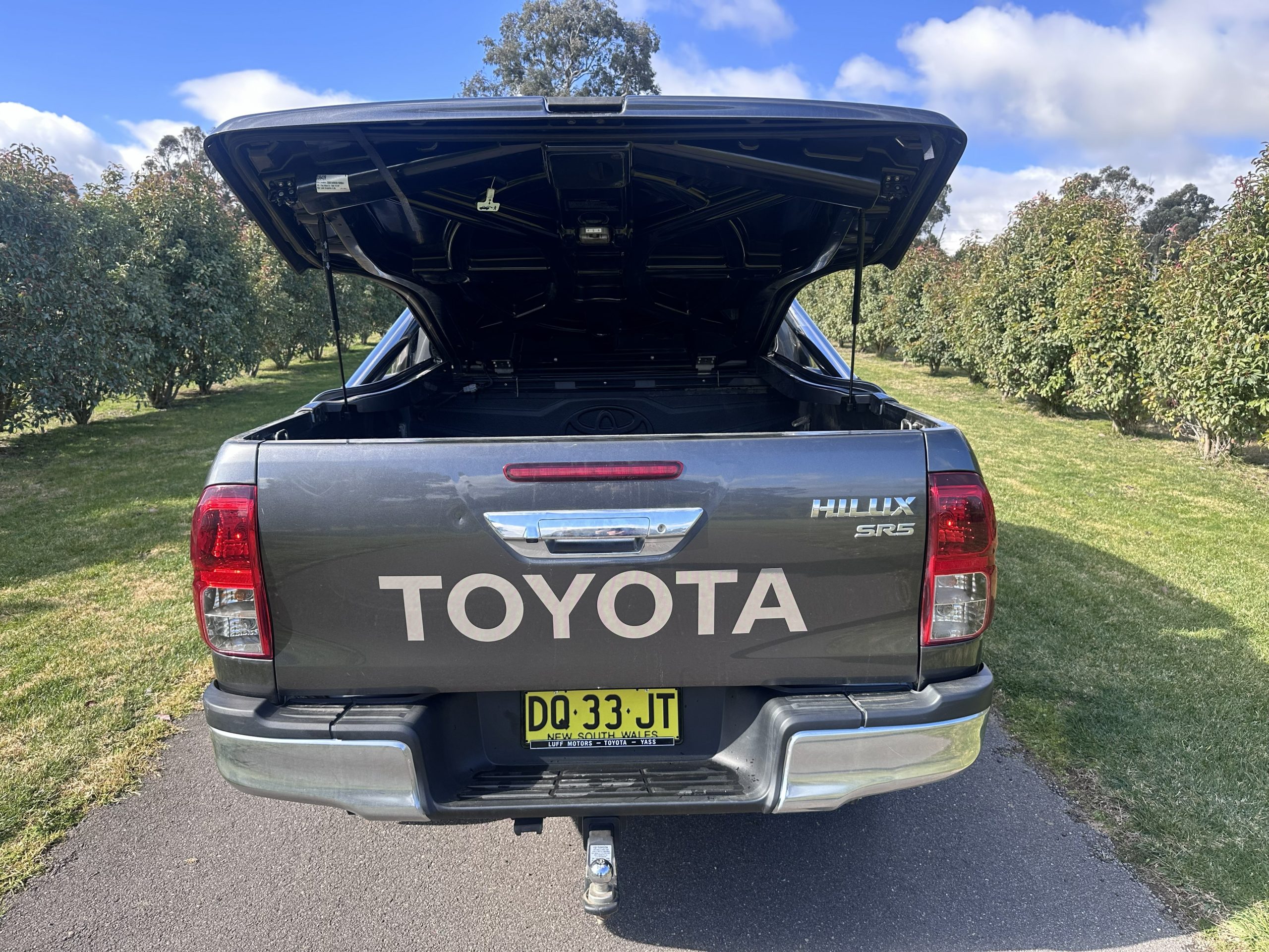 2020 Hilux 4x4 SR5 Dual Cab - Image 14