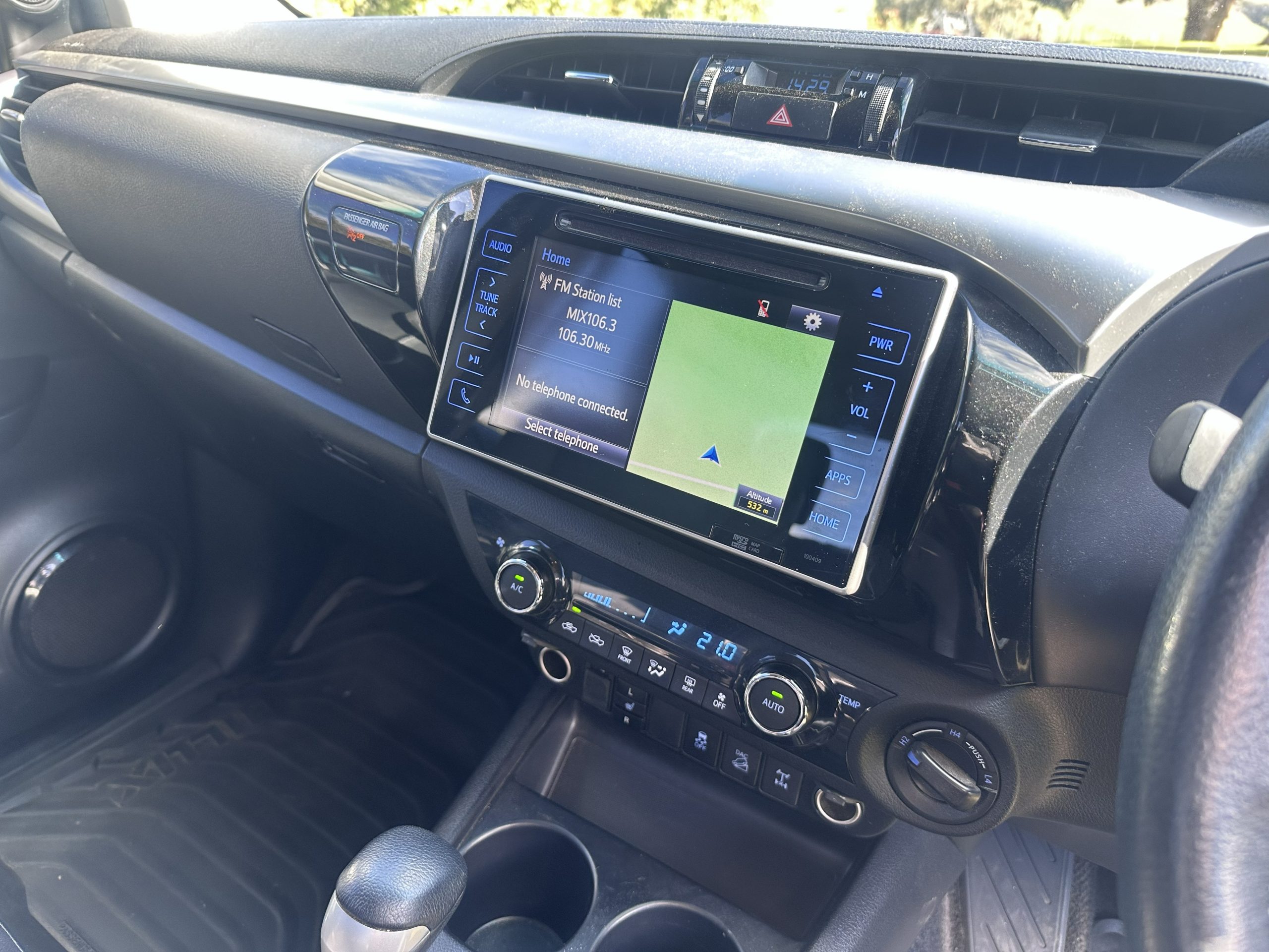 2020 Hilux 4x4 SR5 Dual Cab - Image 8