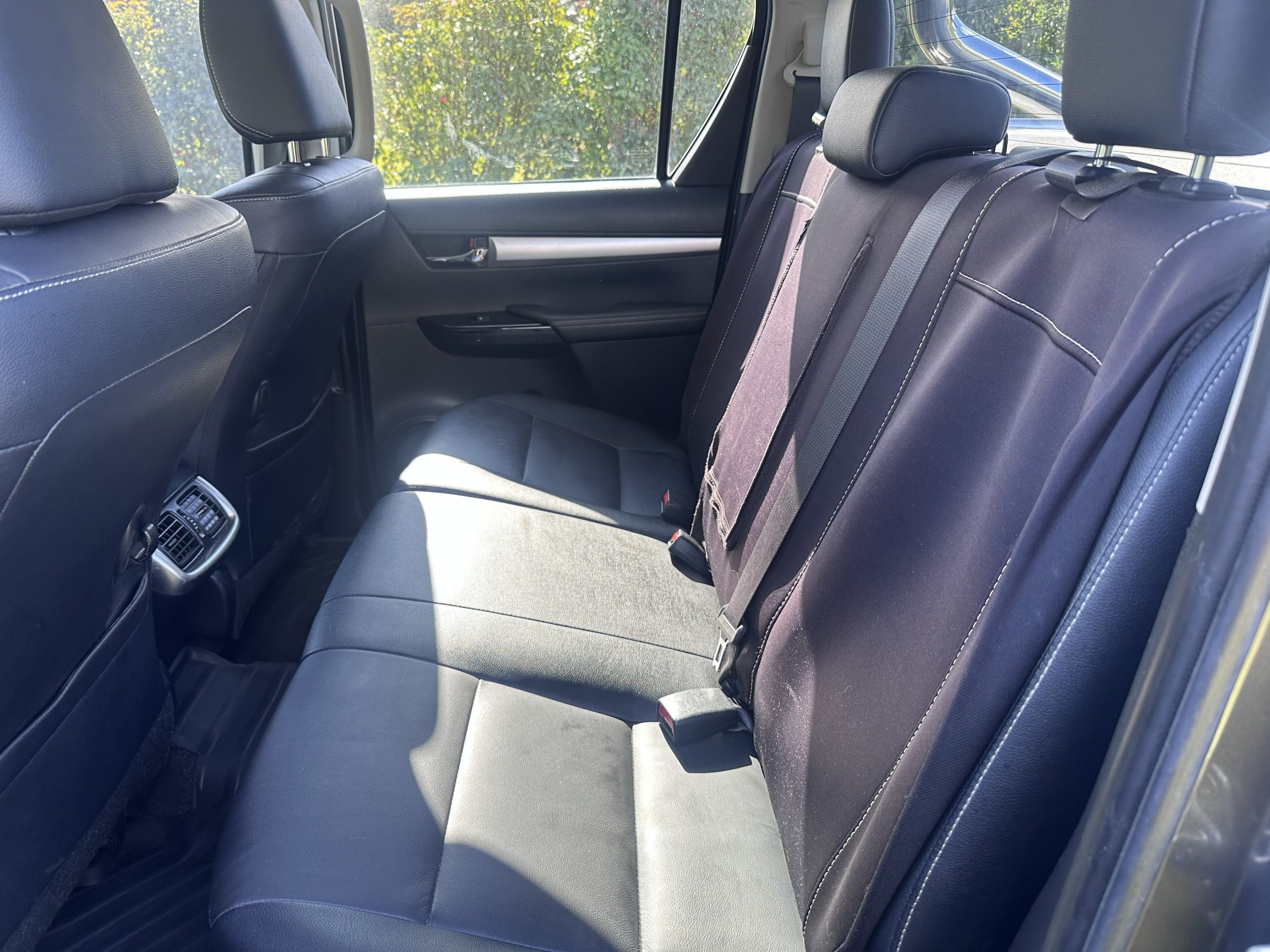 2020 Hilux 4x4 SR5 Dual Cab - Image 9