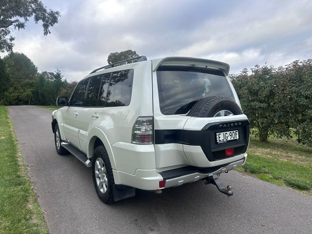 2020 Mitsubishi Pajero GLX - Image 11