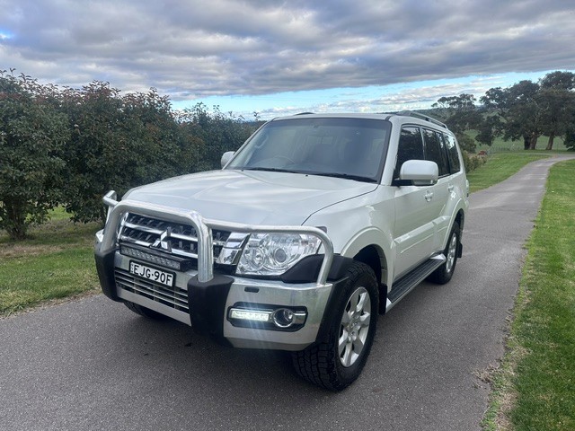 2020 Mitsubishi Pajero GLX - Image 3