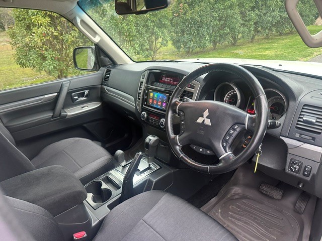 2020 Mitsubishi Pajero GLX - Image 4