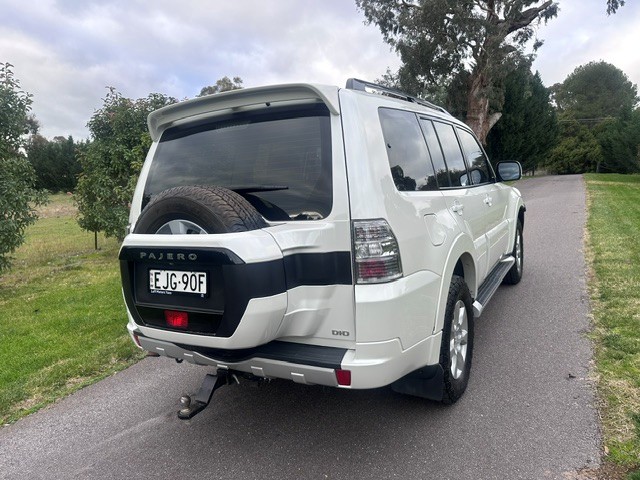 2020 Mitsubishi Pajero GLX - Image 10