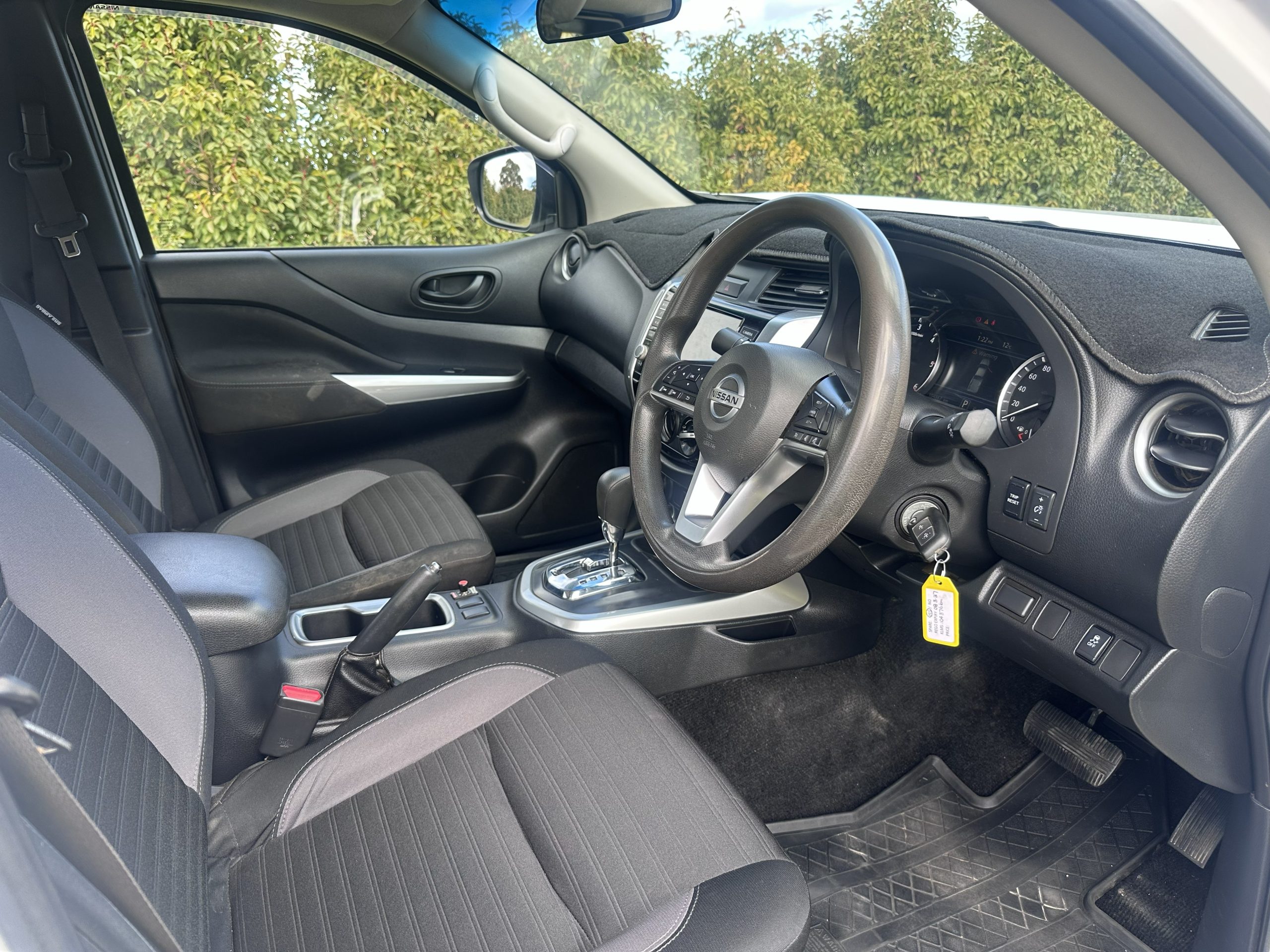 2021 Nissan Navara SL - Image 5