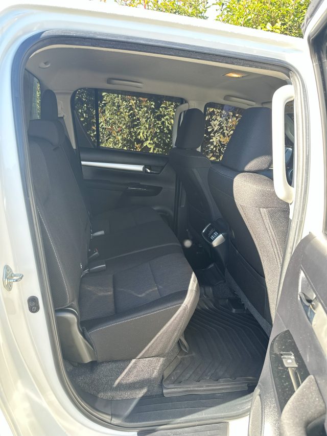 2019 TOYOTA HILUX SR5 (4x4) - Image 7