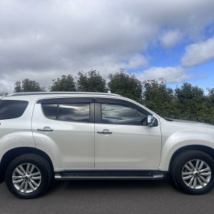2018 Isuzu MU-X LS-T
