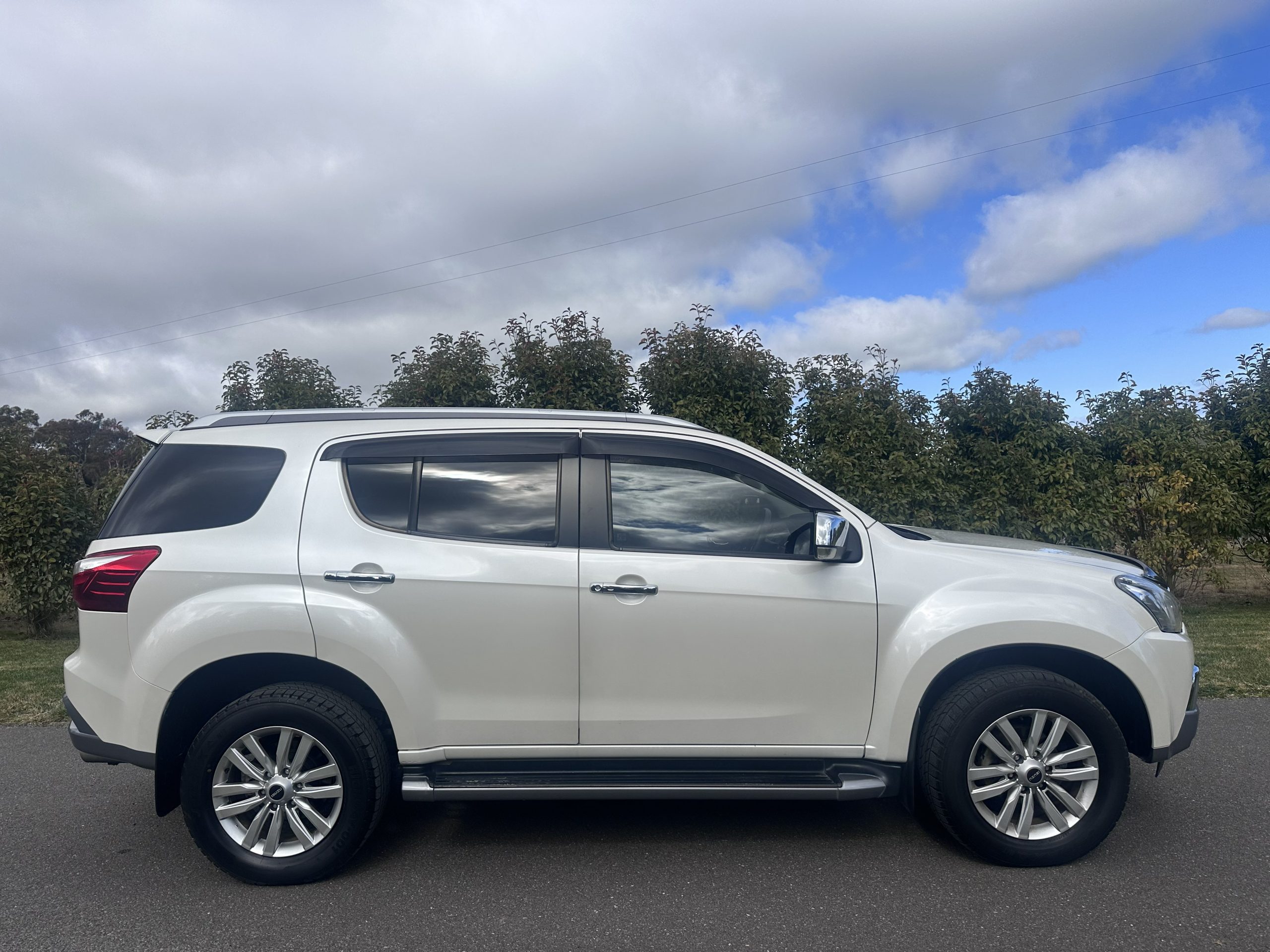 2018 Isuzu MU-X LS-T