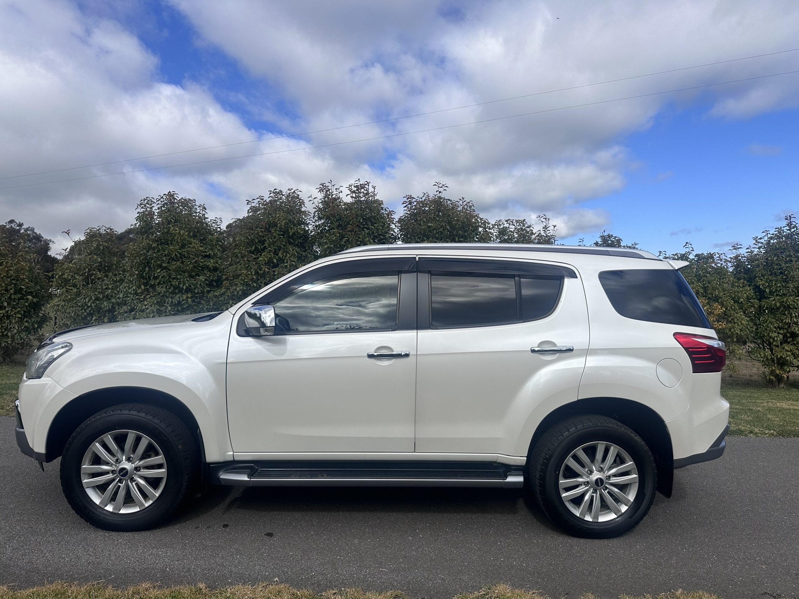 2018 Isuzu MU-X LS-T - Image 5