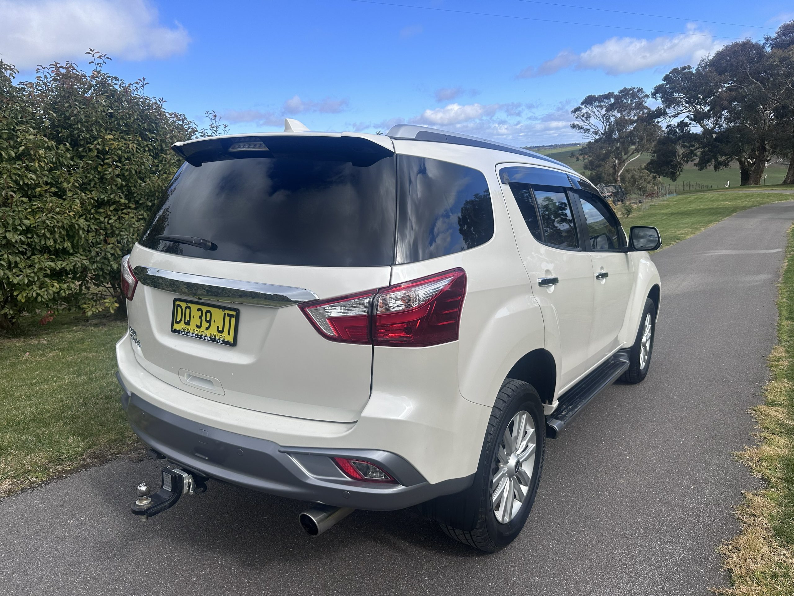 2018 Isuzu MU-X LS-T - Image 12