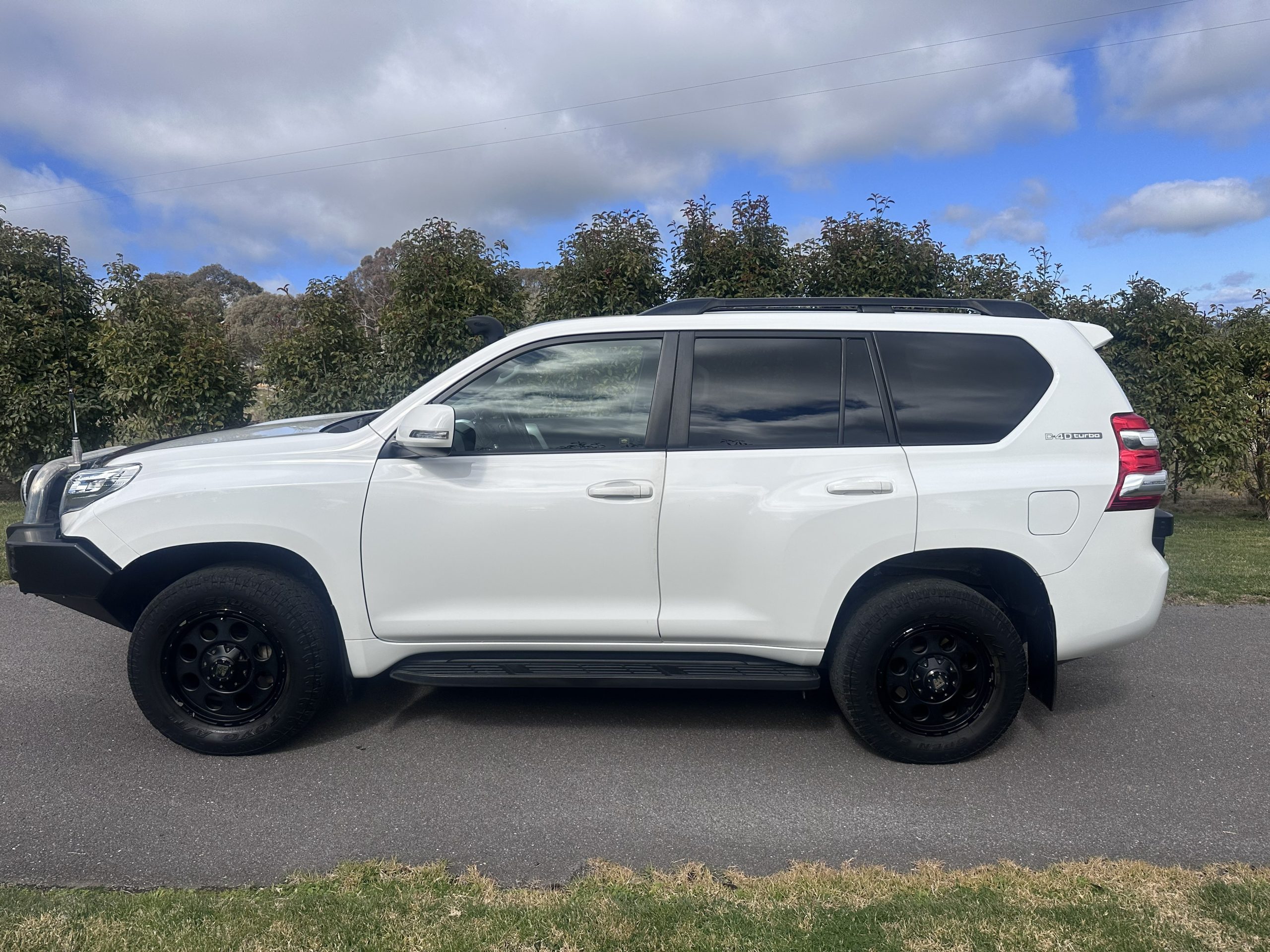2015 Toyota Prado GXL - Image 4