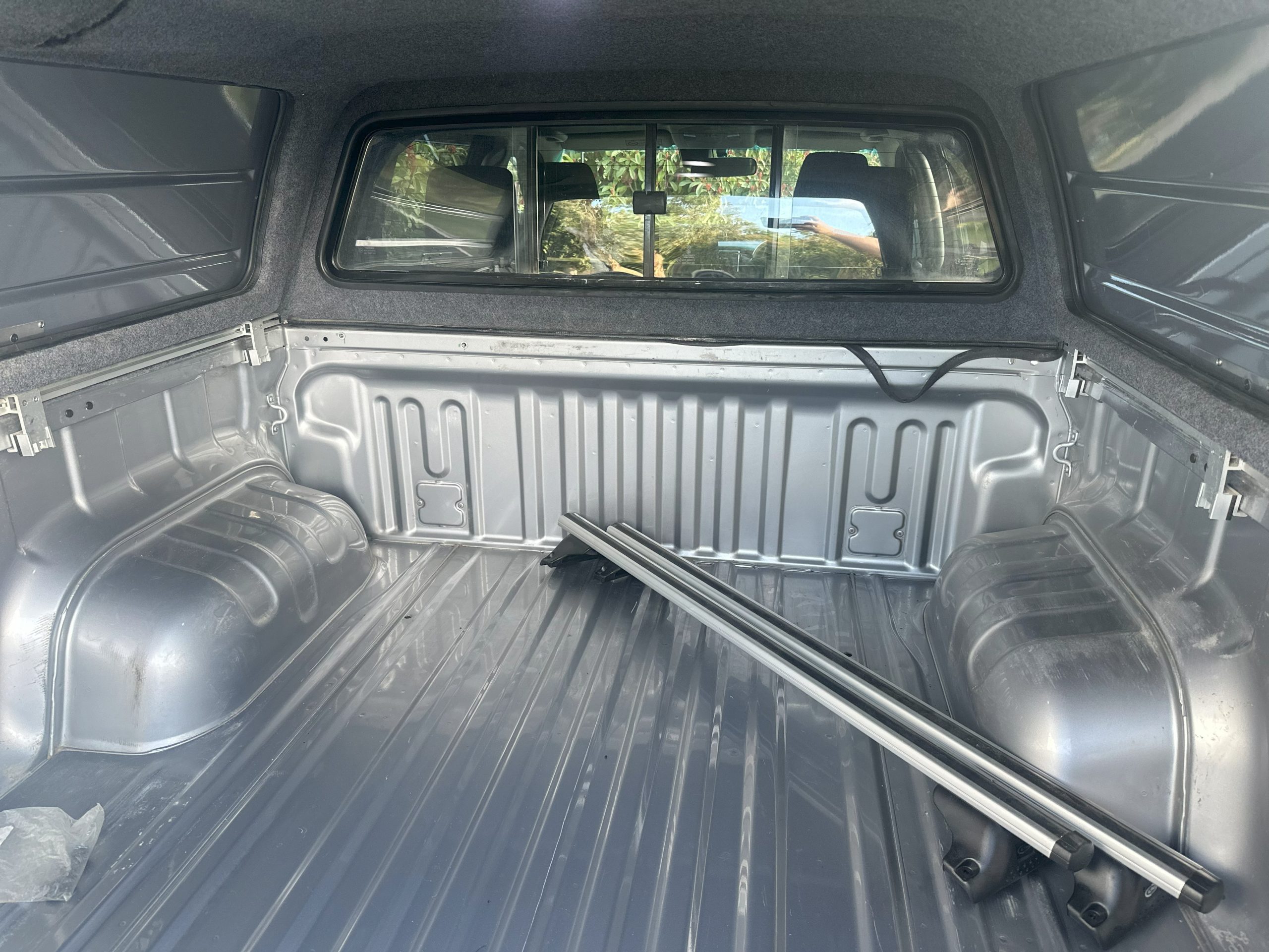 2019 TOYOTA HILUX SR5 (4x4) - Image 7