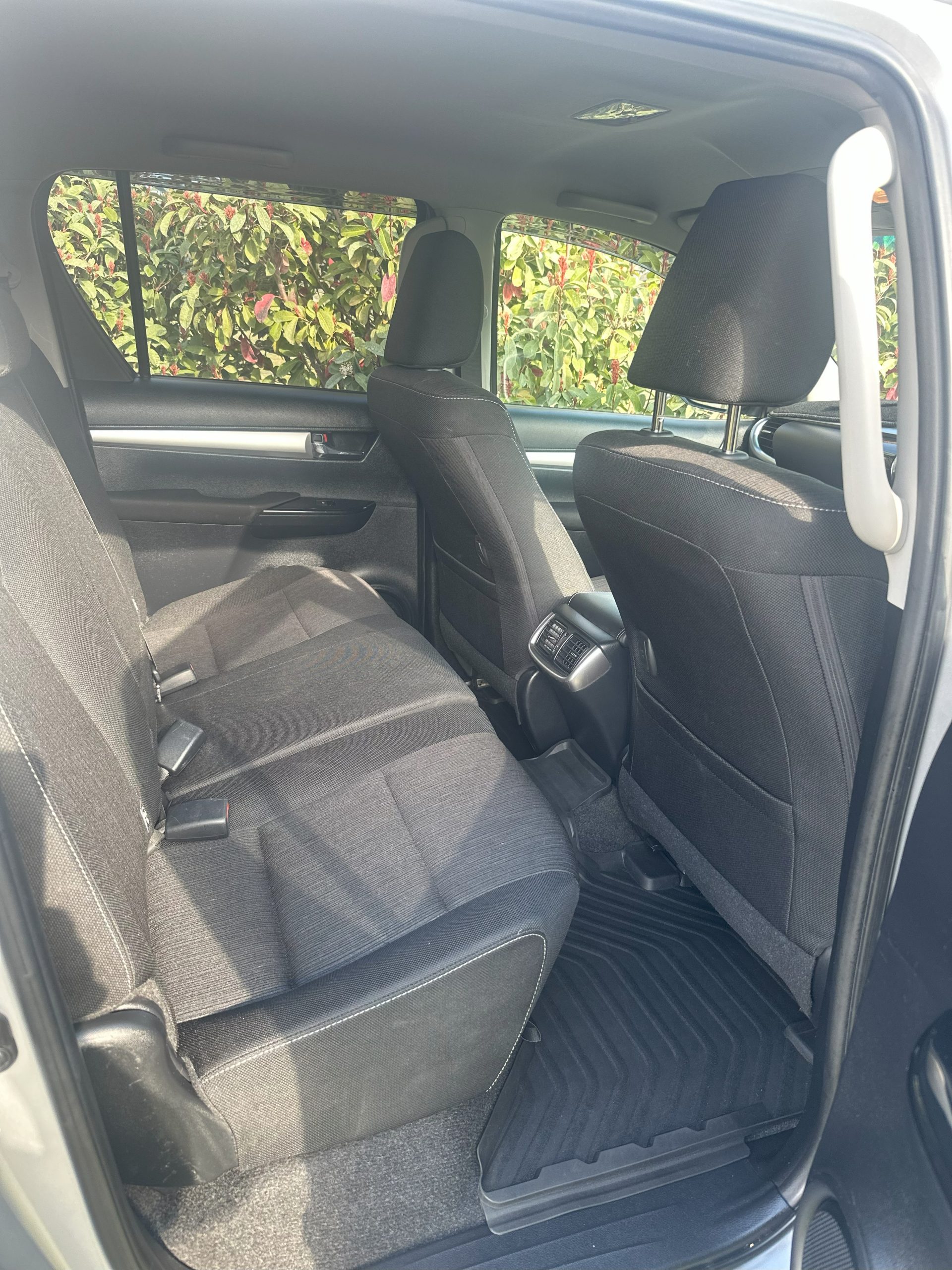 2019 TOYOTA HILUX SR5 (4x4) - Image 6