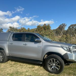 2019 TOYOTA HILUX SR5 (4x4)
